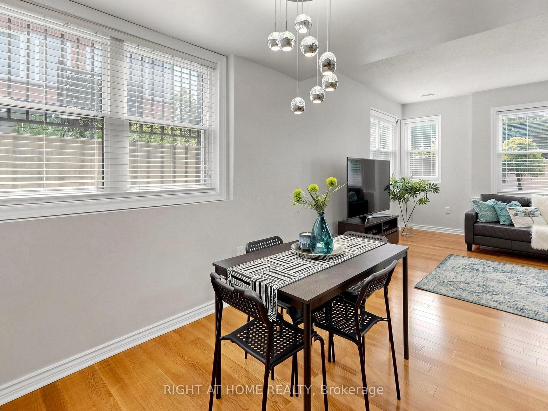 760 Lawrence Avenue Unit 76 photo 9