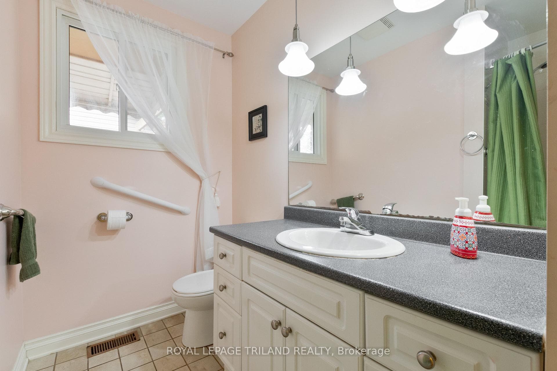 725 St Stephens Drive photo 24