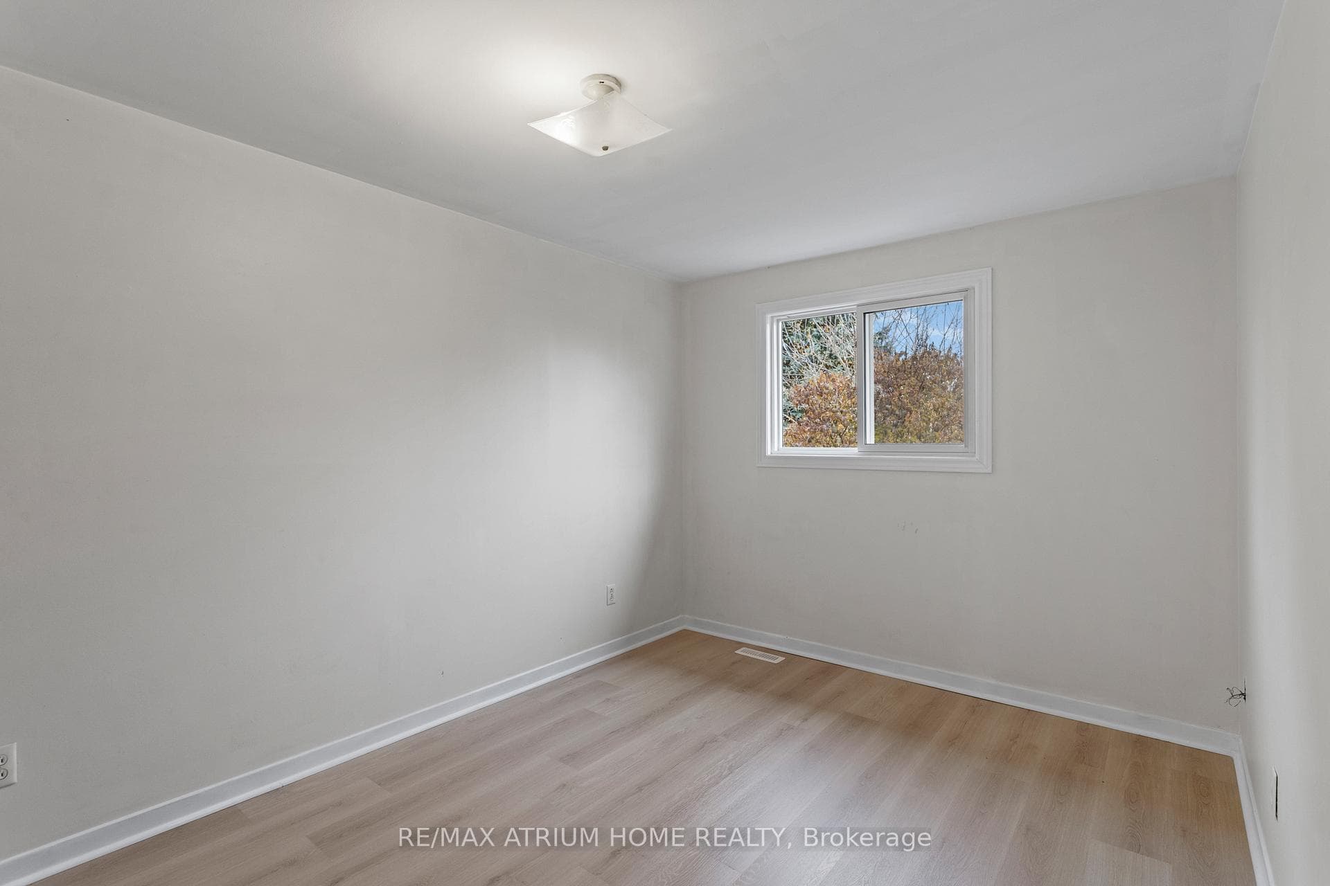 81 Robin Court photo 15