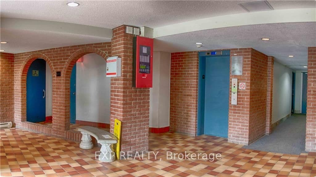 2044 ARROWSMITH Drive Unit 202C photo 3