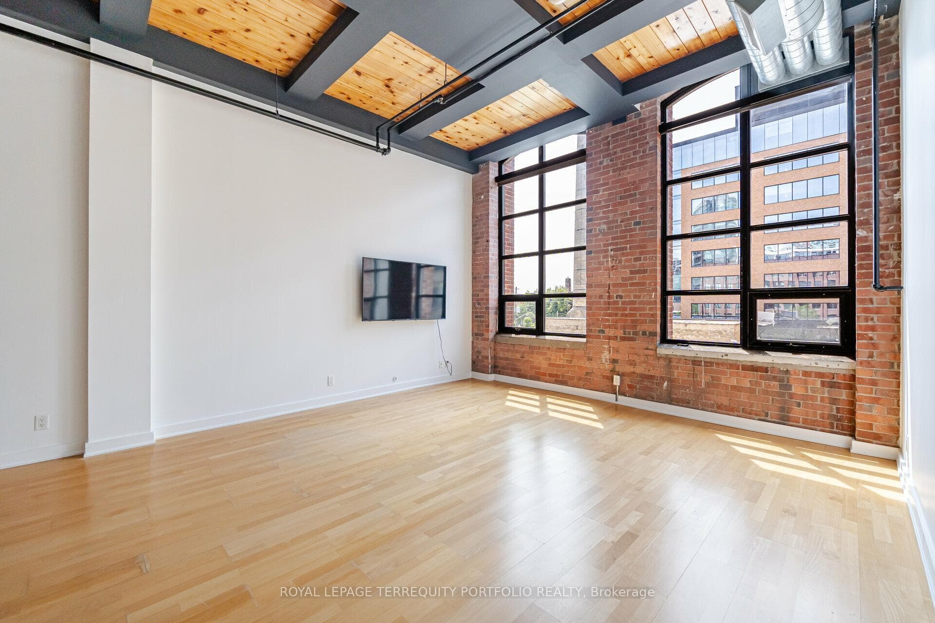 43 Hanna Avenue Unit 334 photo 15