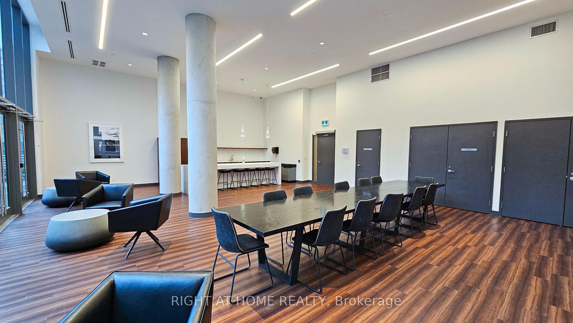 118 Varna Drive Unit 101 photo 29