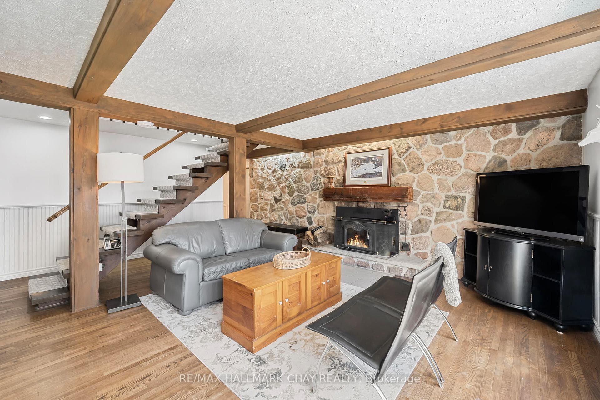 1359 Old Barrie Road photo 35