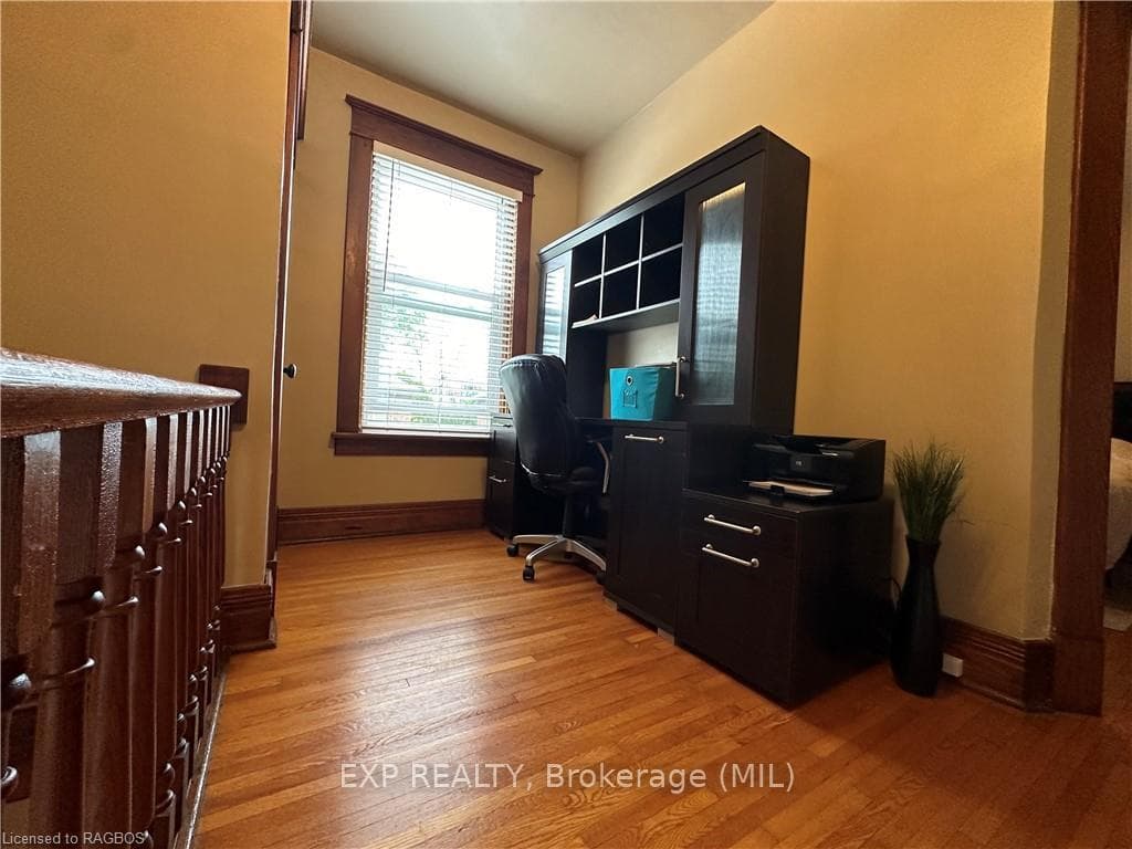 295 9TH Street photo 12