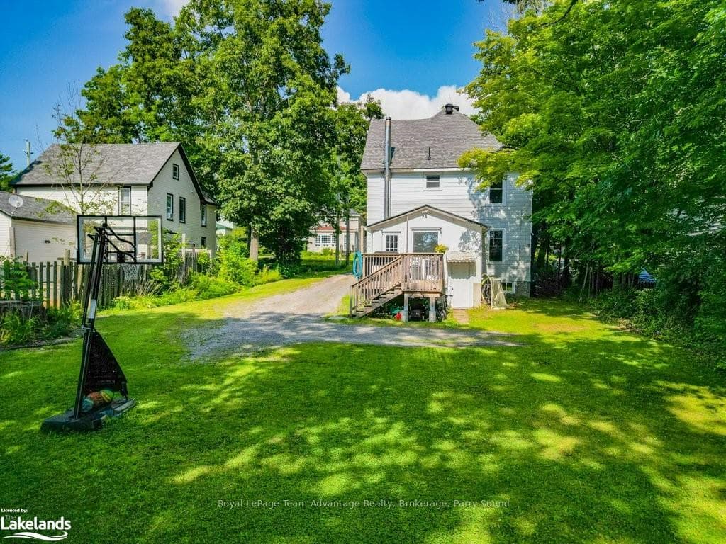36 WAUBEEK Street photo 40