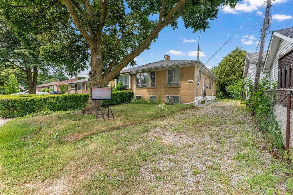 122 Cordella Avenue photo 2