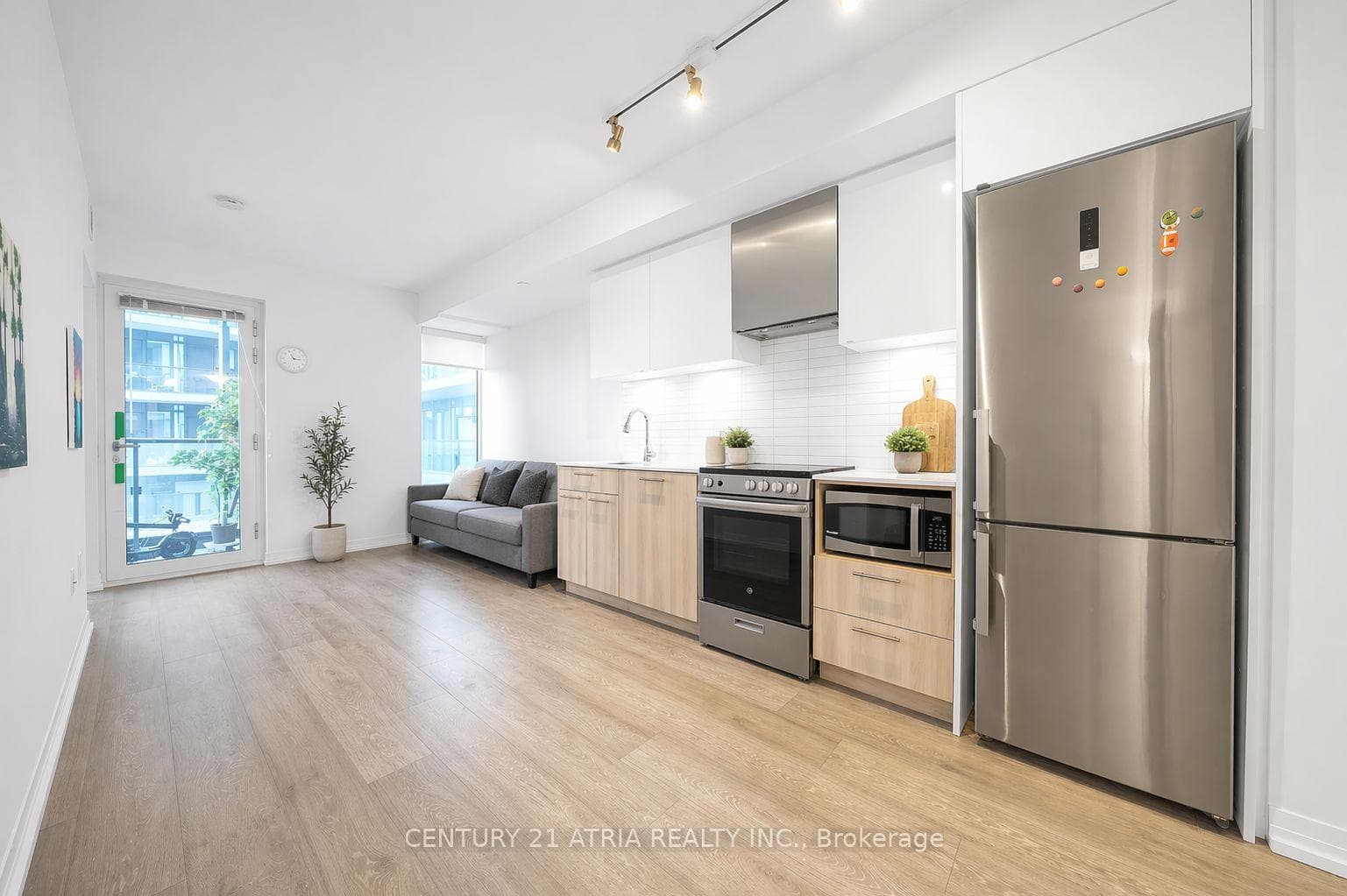 251 Jarvis Street Unit 631 photo 2