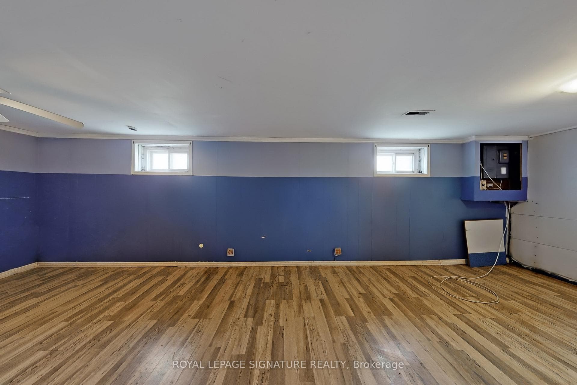 774 Krosno Boulevard photo 25