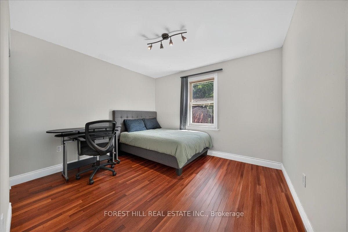 840 Maitland Street photo 22