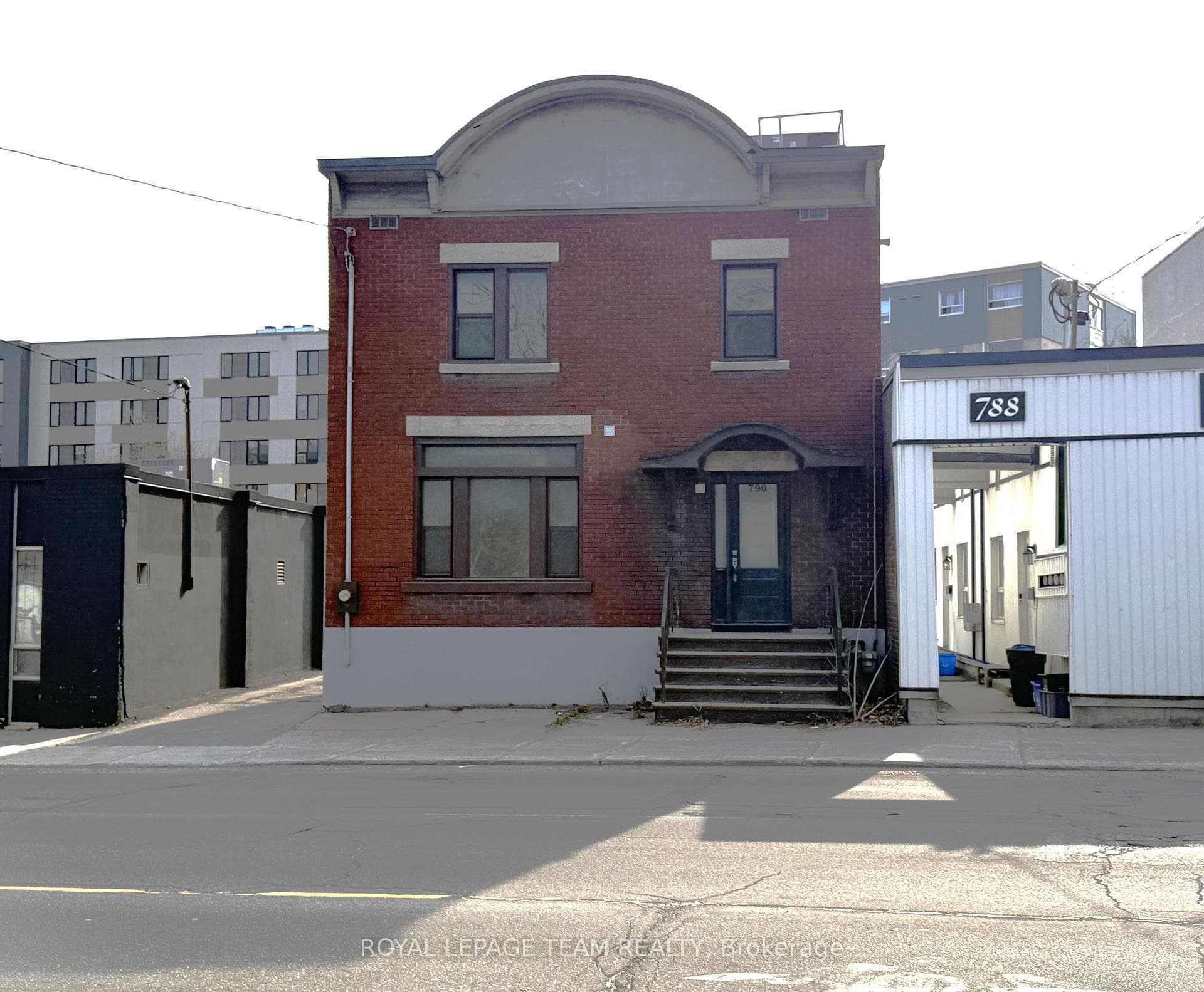 790 Bronson Avenue photo 1