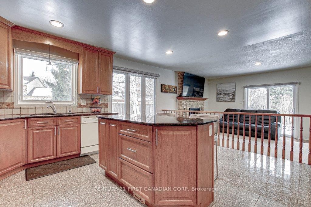 1 Muskoka Crescent photo 14