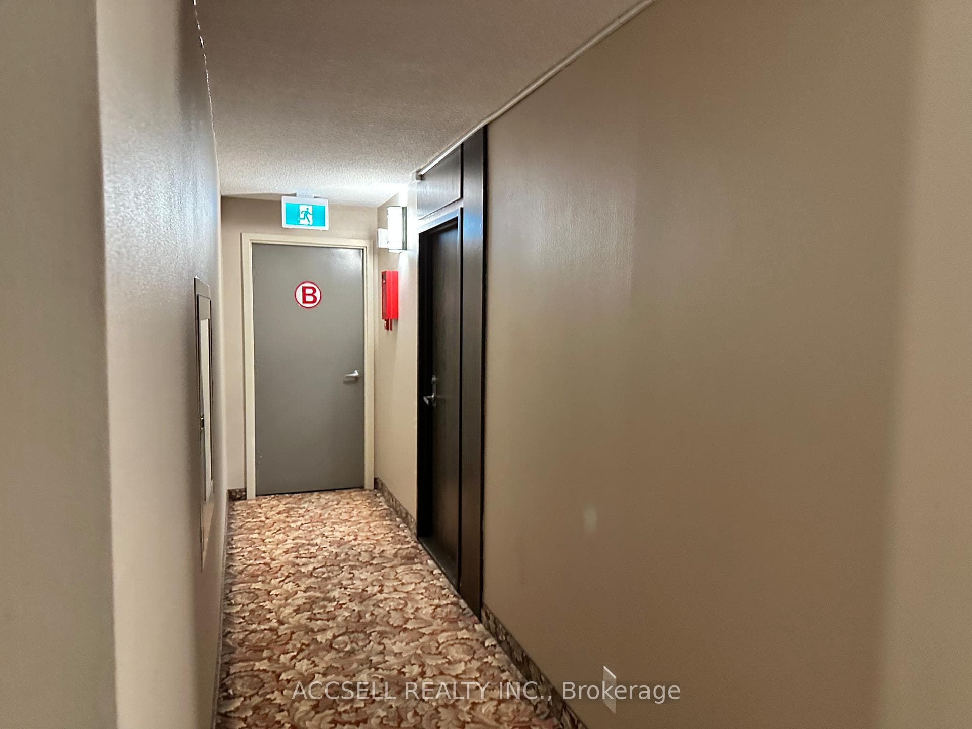 1785 Frobisher Lane Unit 608 photo 4