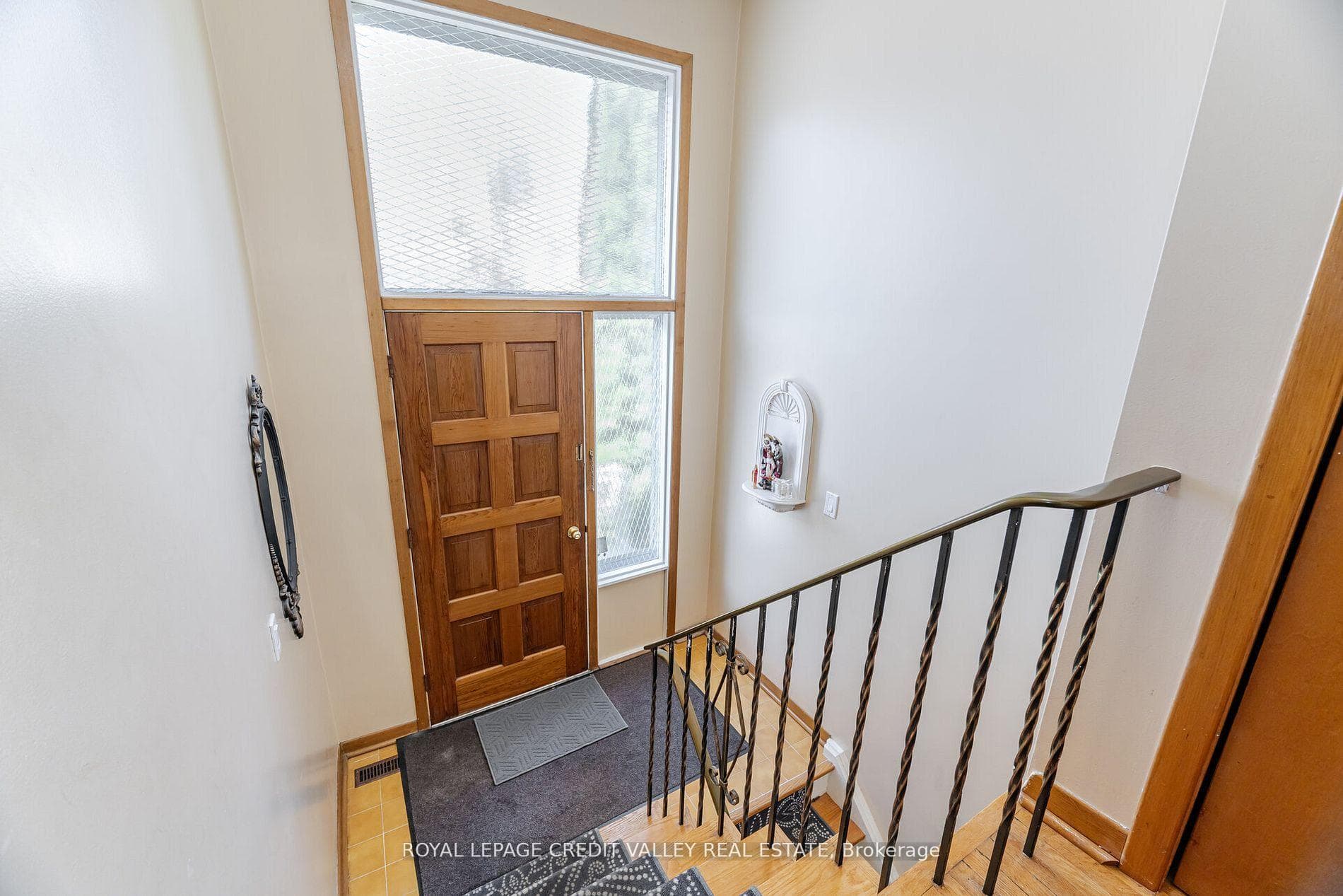 55 Shoreham Drive photo 5