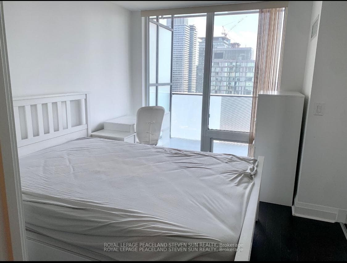 1080 Bay Street Unit 3302 photo 7