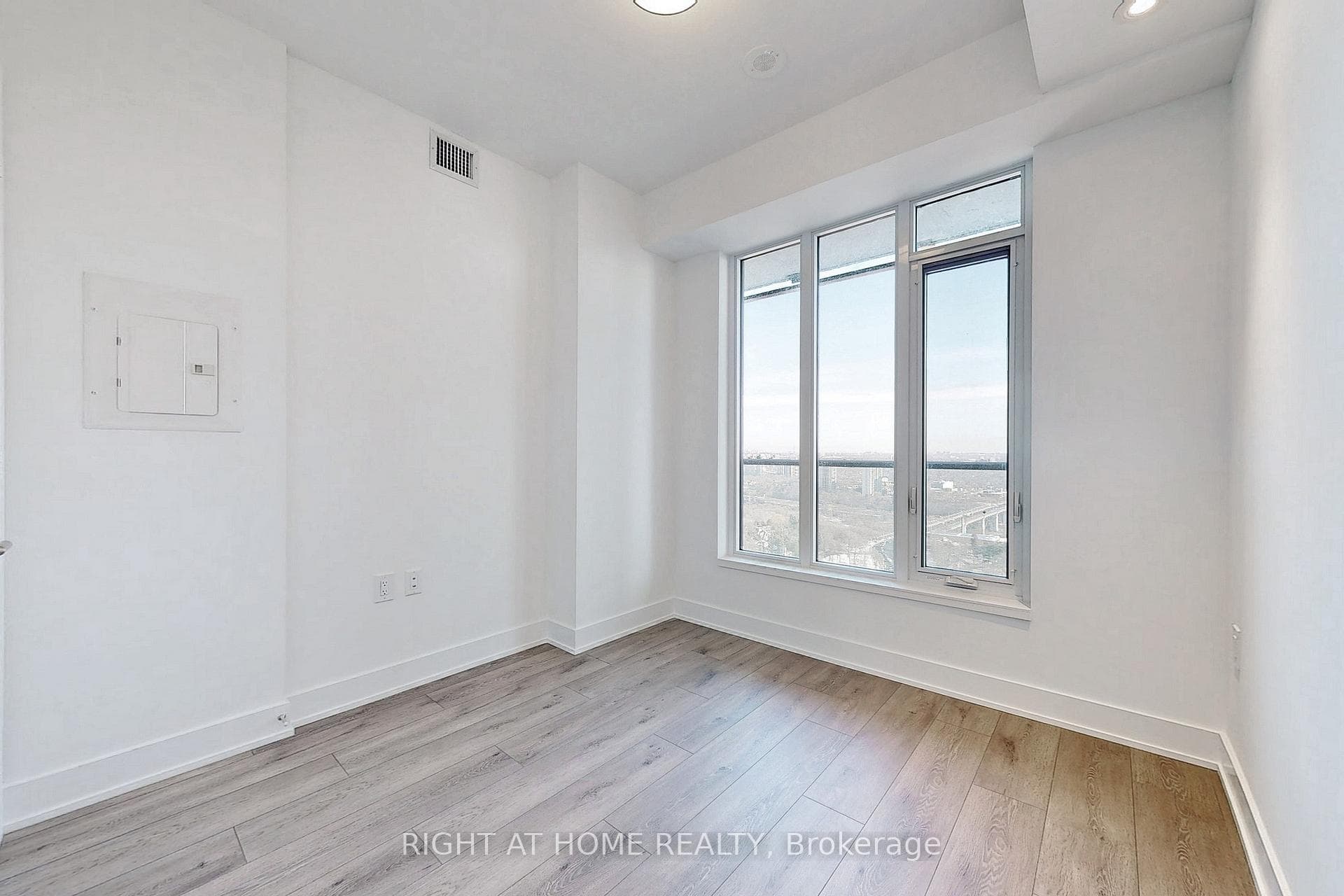 575 Bloor Street Unit 3103 photo 27