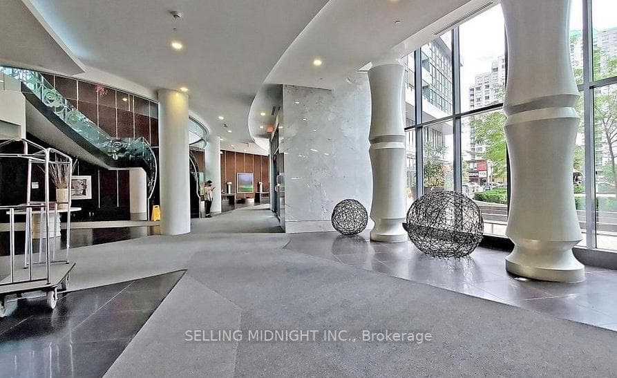 5162 Yonge Street Unit PH301 photo 32