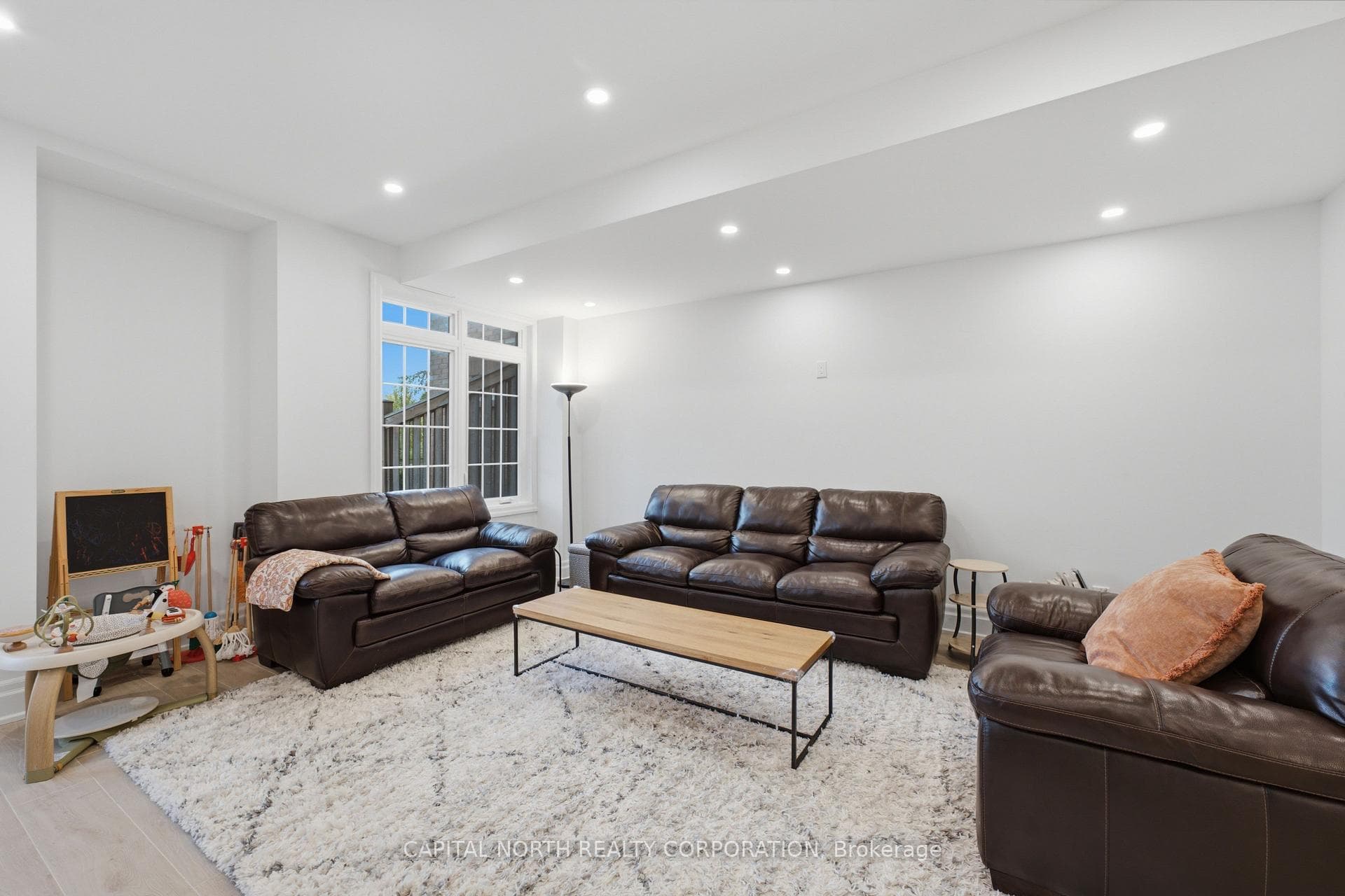 18 Alex Campbell Crescent photo 35