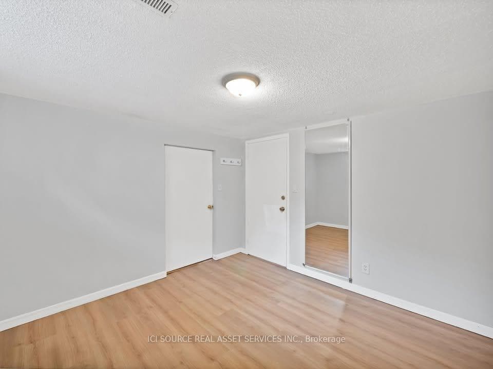 6 Jasmin Crescent Unit Basement photo 11