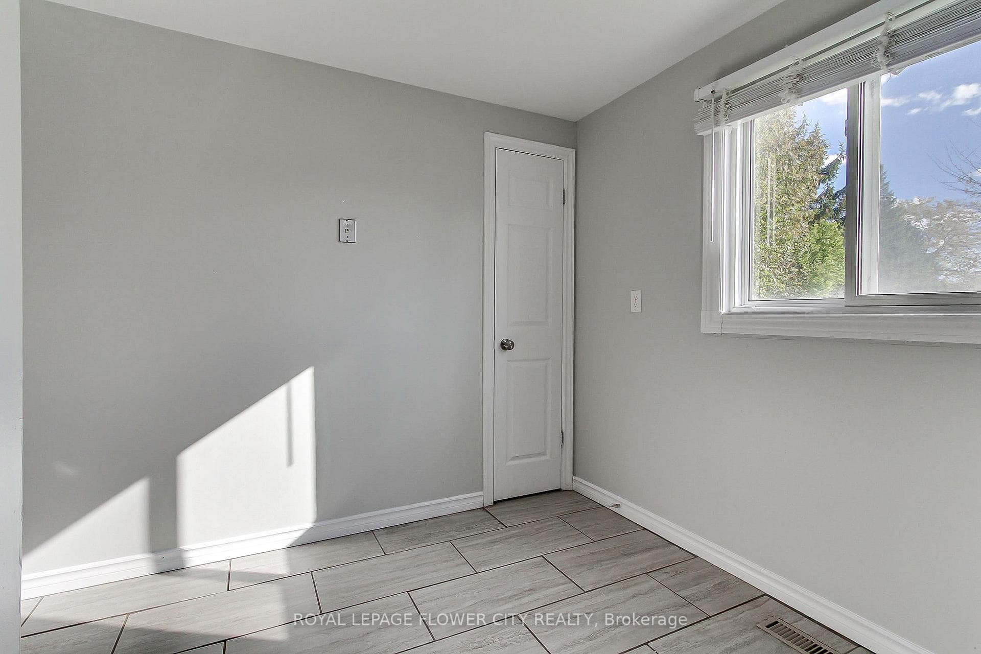 21 Brisbourne Grove photo 17