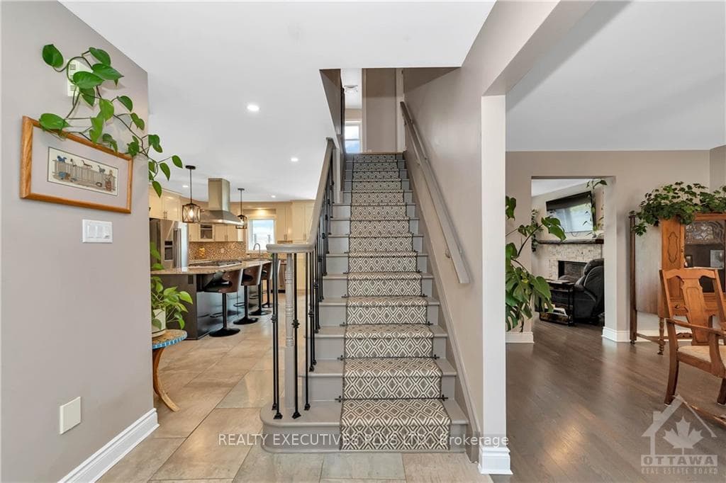 1736 CAMINITI Crescent photo 13