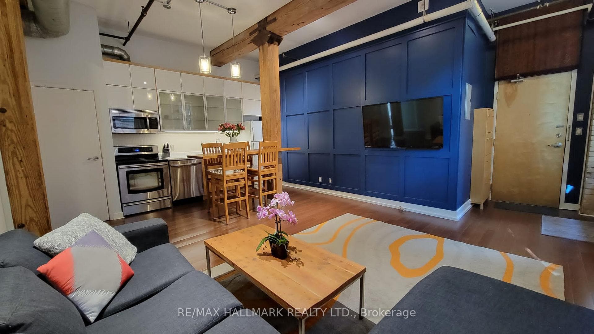383 Adelaide Street Unit 201 photo 5
