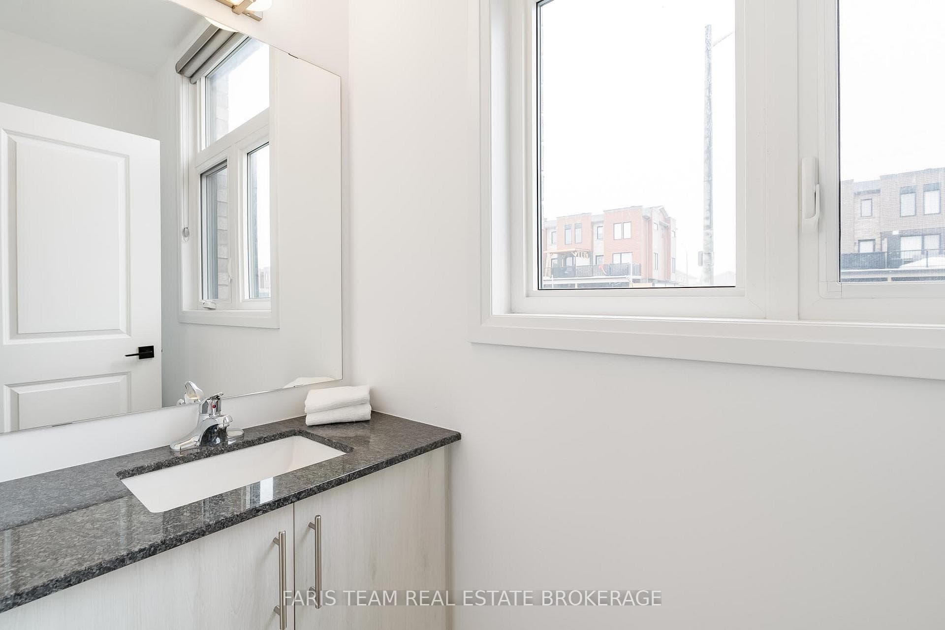 52 Fairlane Avenue photo 19