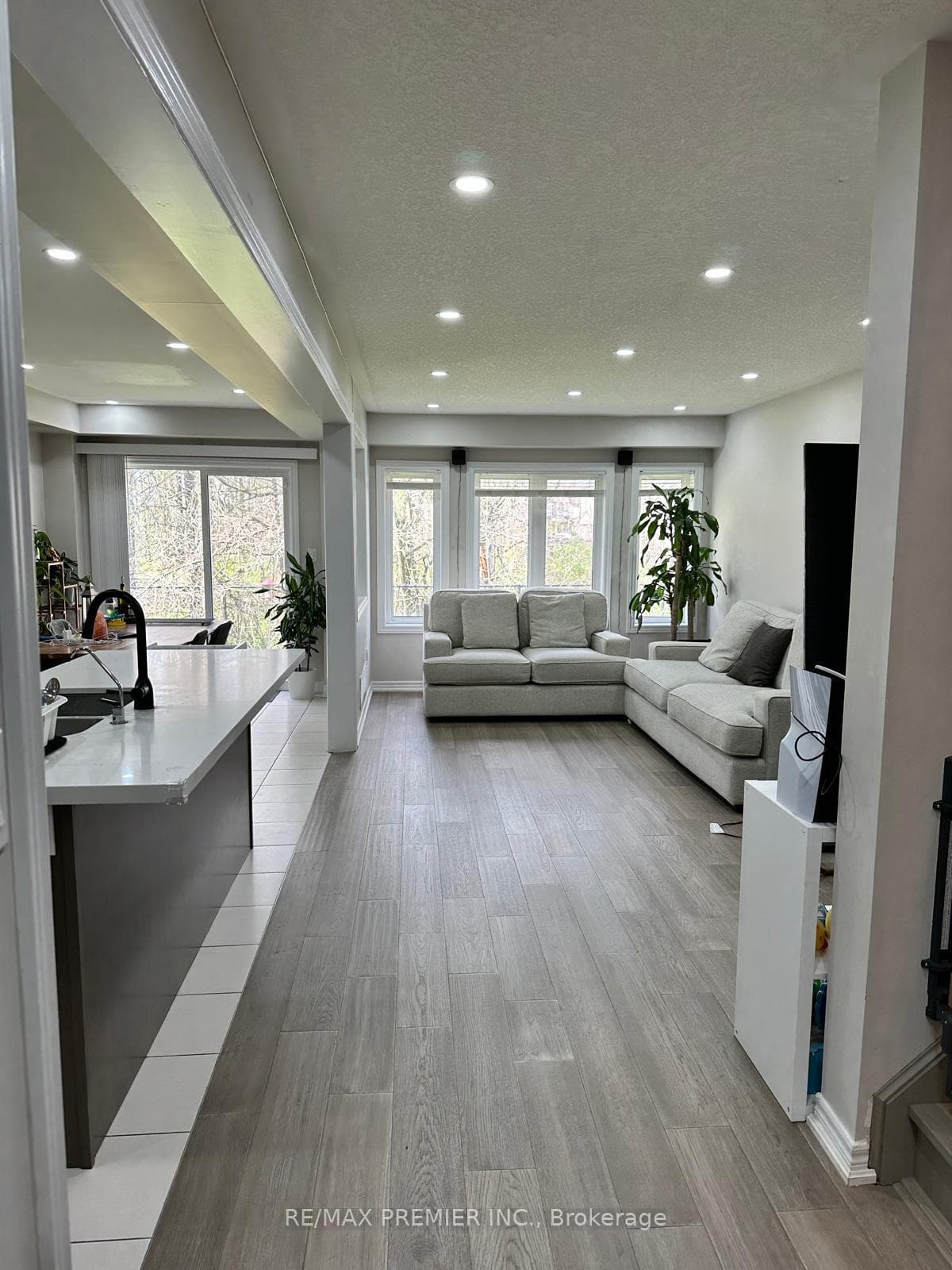 570 Linden Drive Unit 33 photo 9
