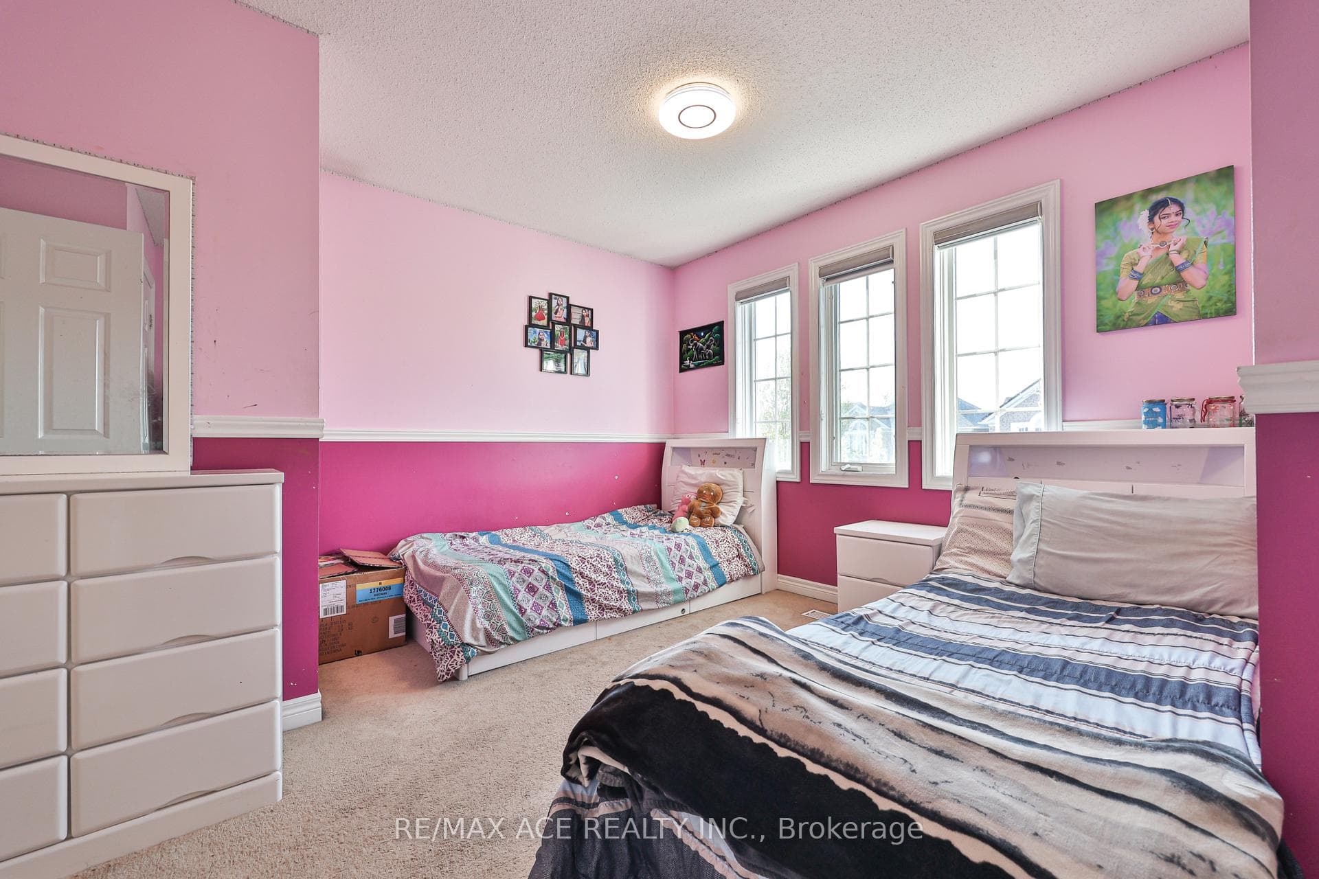 72 Taverner Crescent photo 39