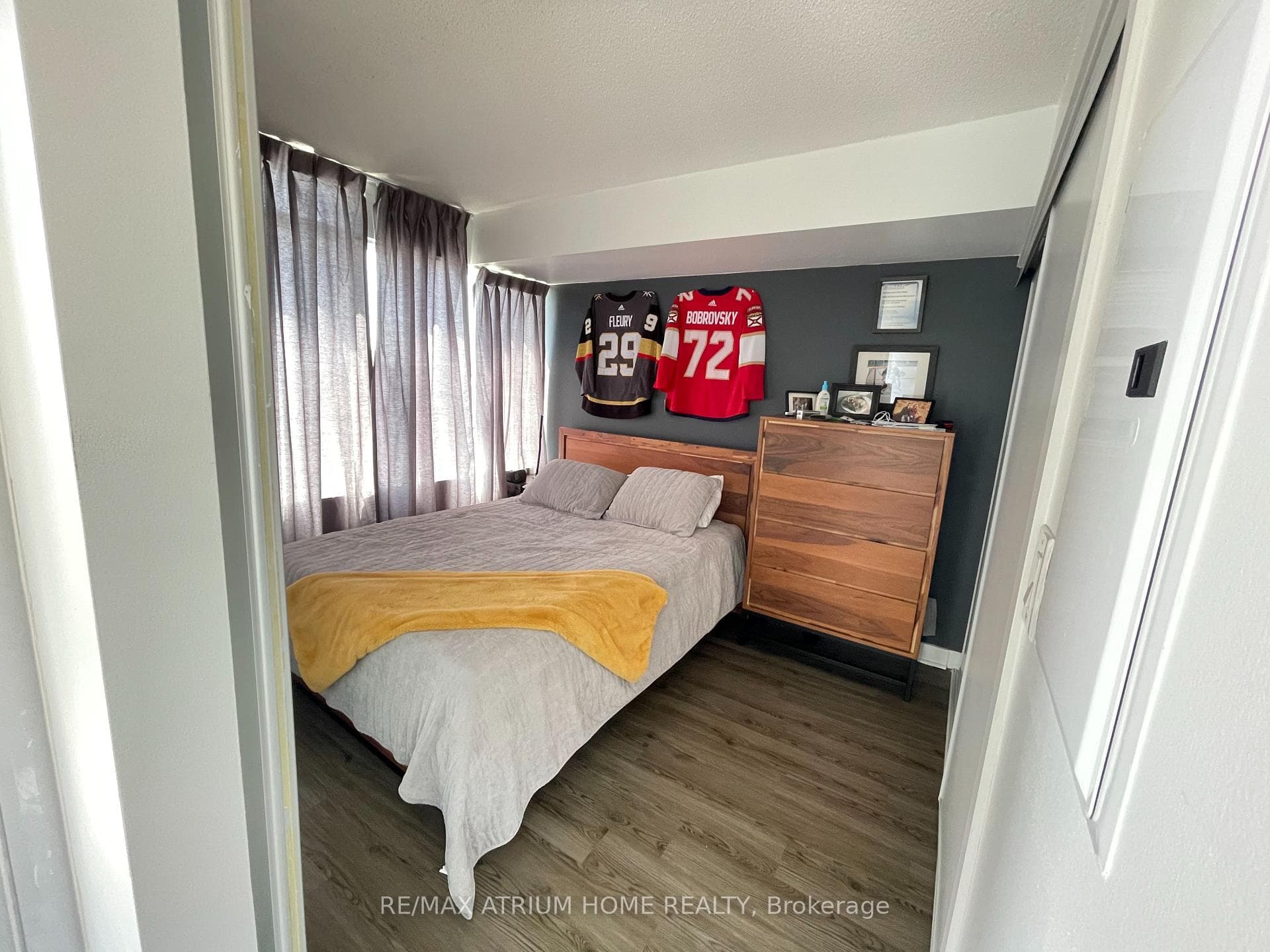 25 Telegram Mews Unit 1506 photo 6