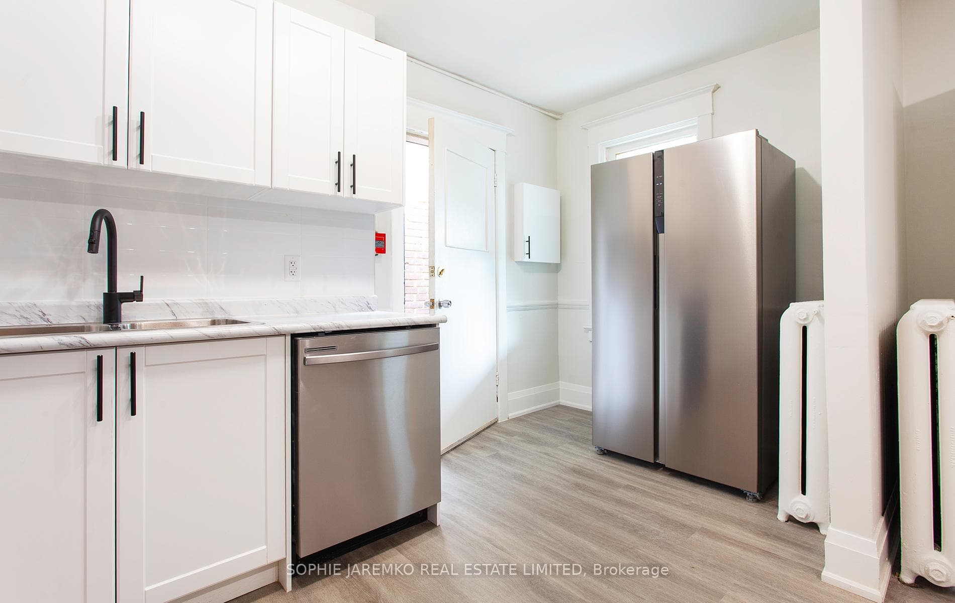 413 Roncesvalles Avenue Unit 2 photo 4