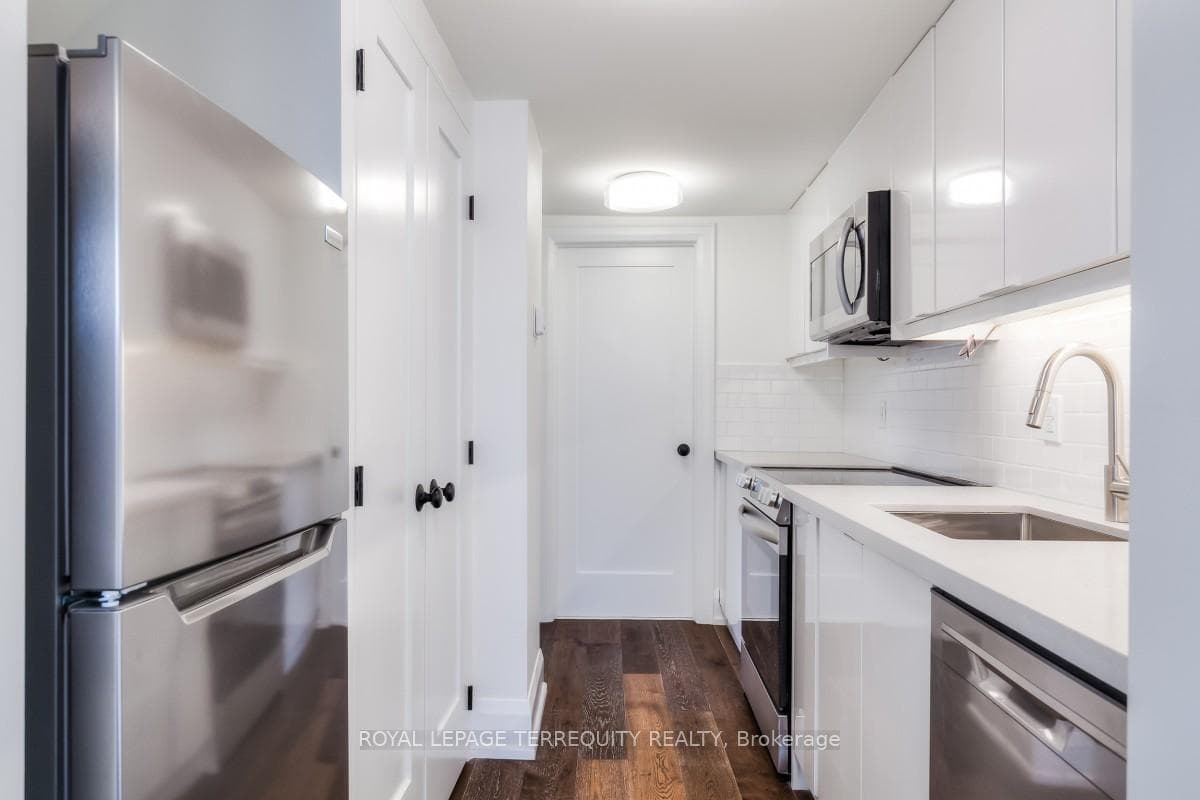 674 Eglinton Avenue Unit Lower photo 6