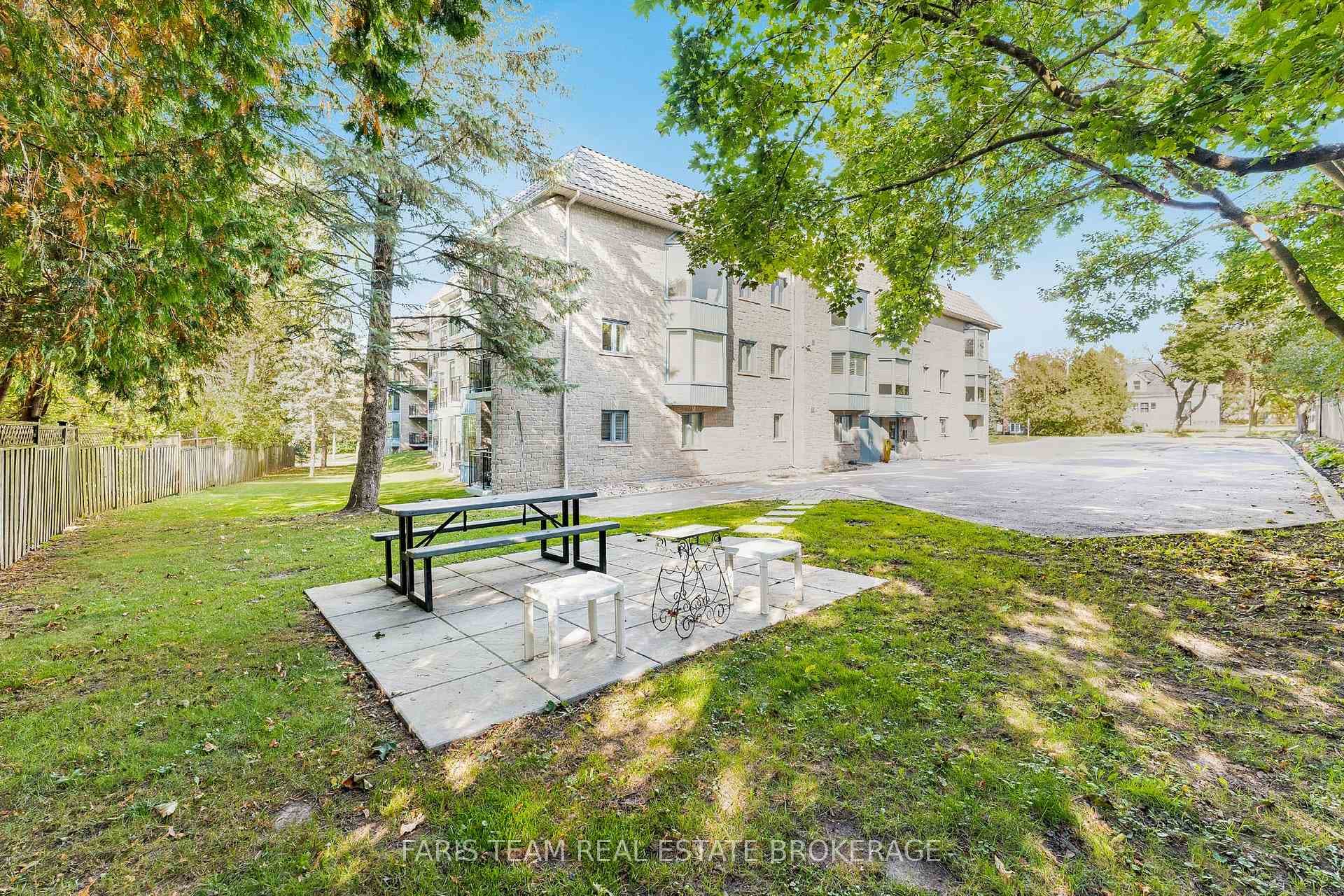 85 Wellington Street Unit 307 photo 40