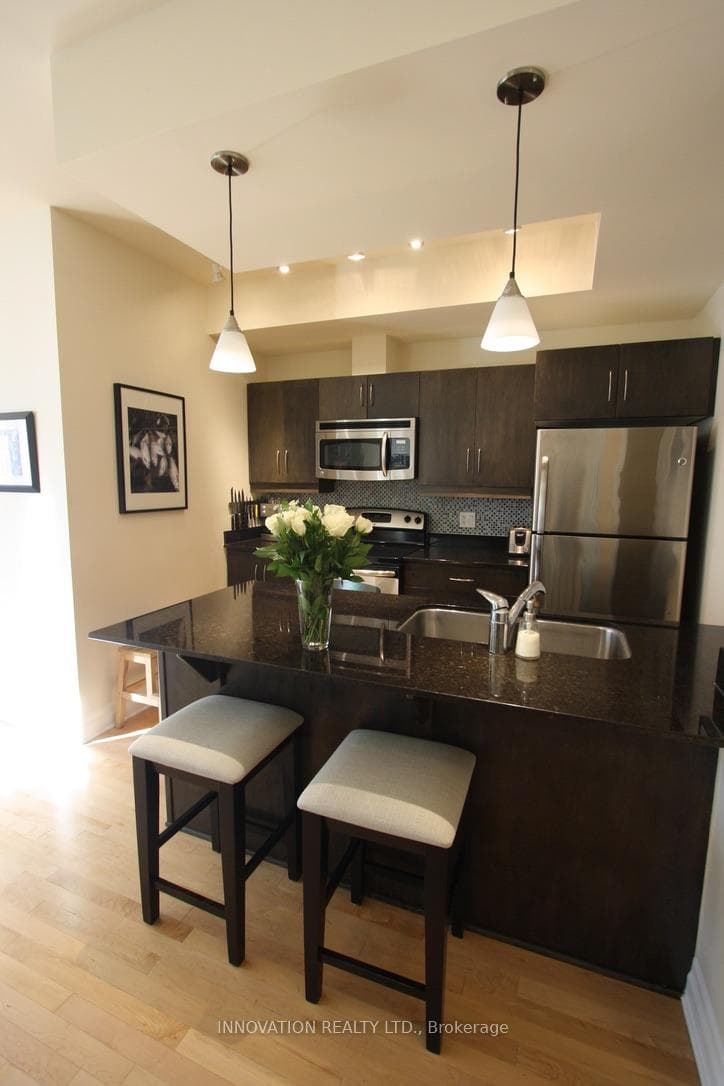 235 Kent Street Unit 710 photo 4
