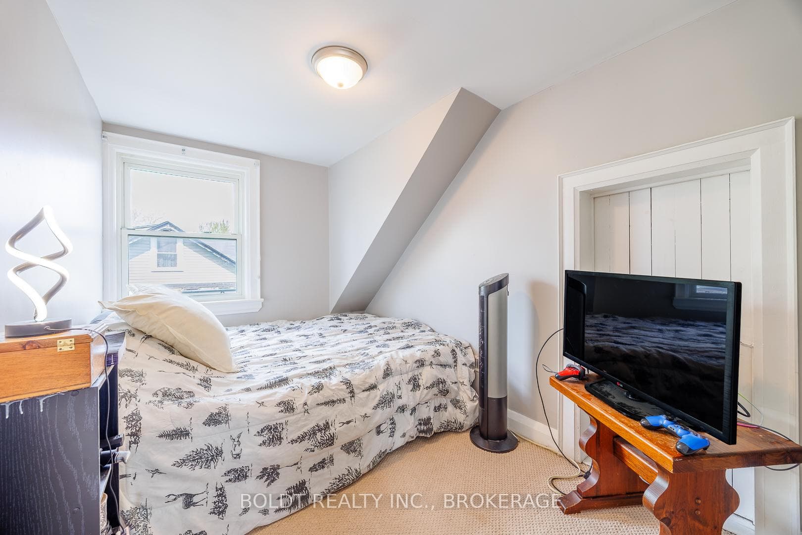 142 CLARA Street photo 18
