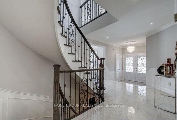 76 Blackmore Avenue photo 2