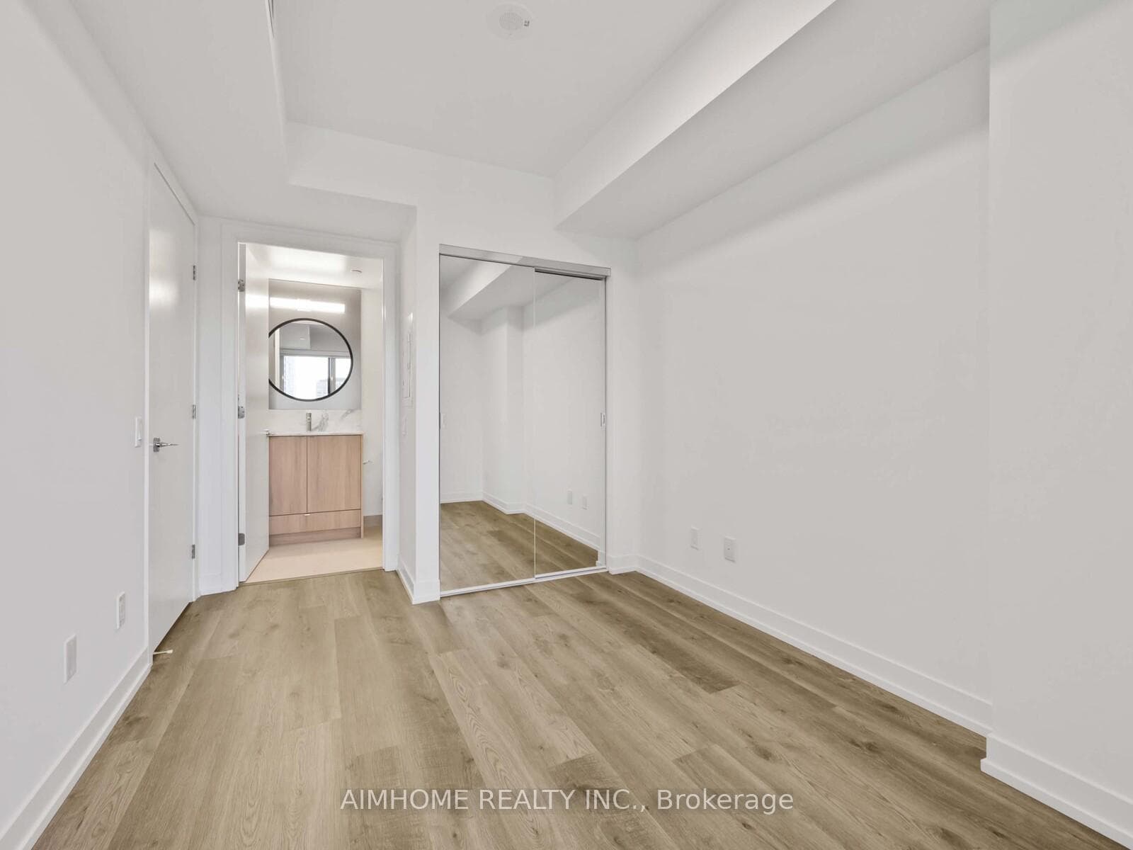 771 yonge Street Unit 1901 photo 17