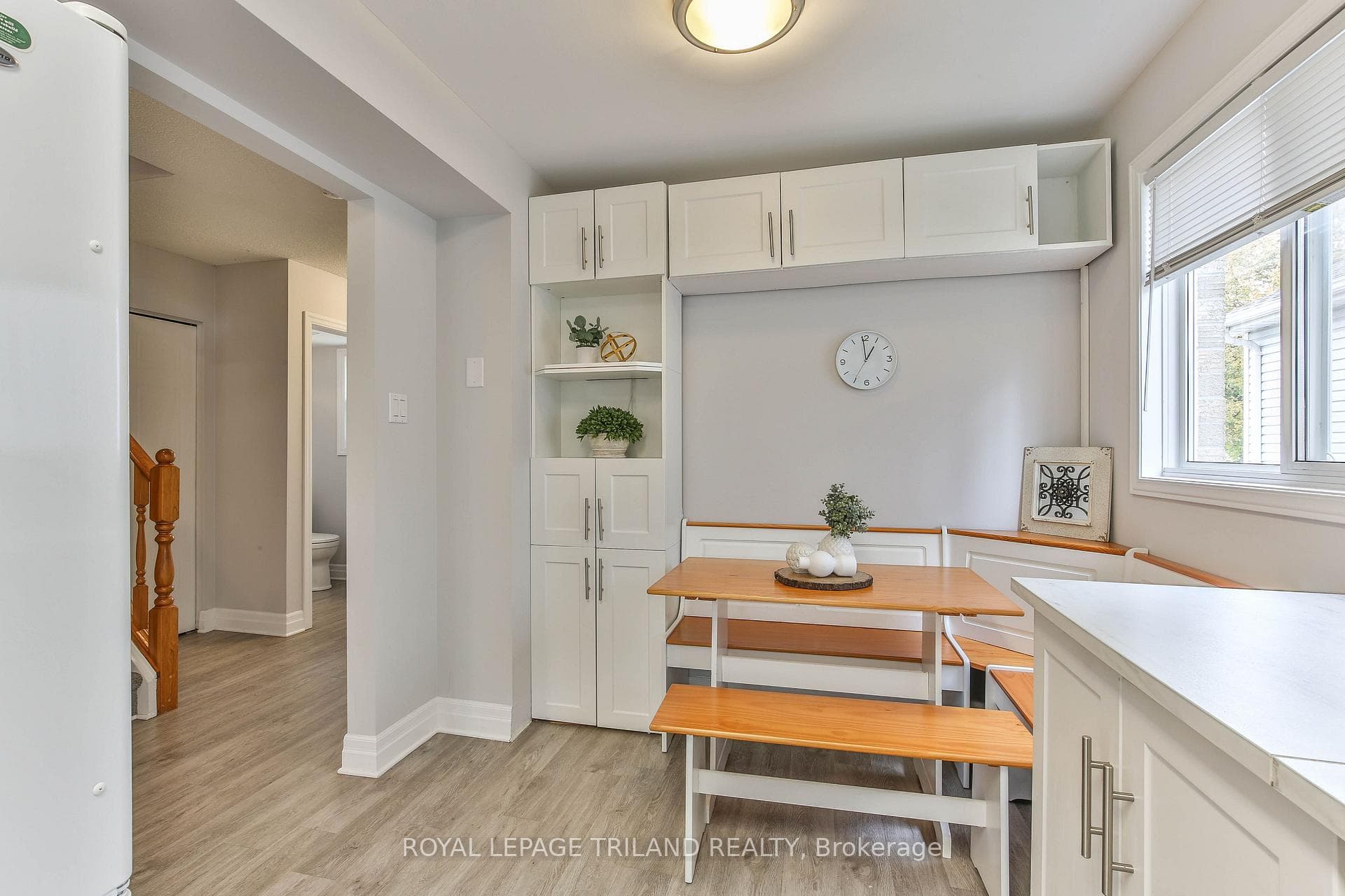 952 THISTLEDOWN Way photo 12
