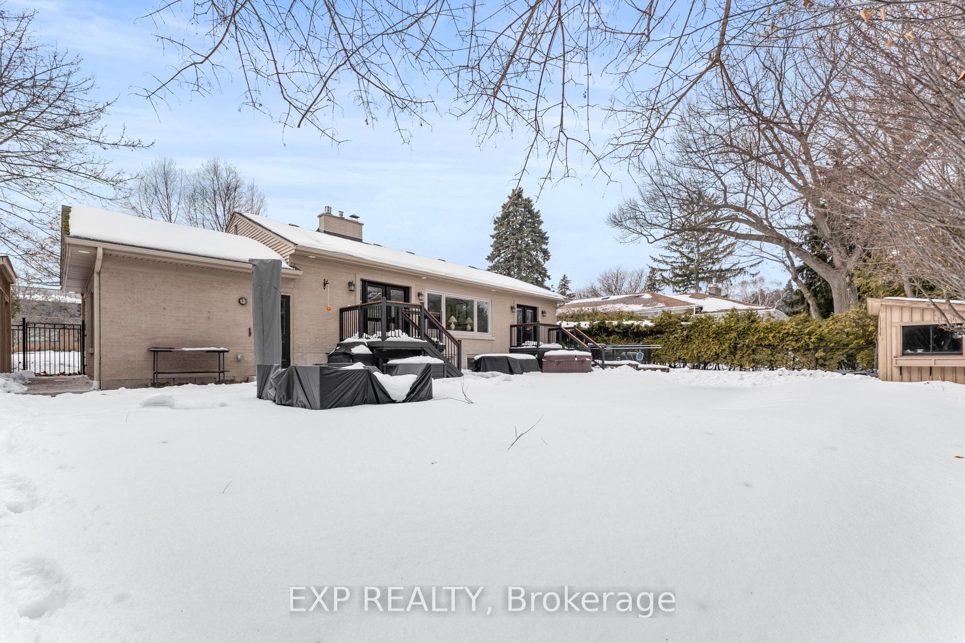 753 Kingsway Drive photo 42