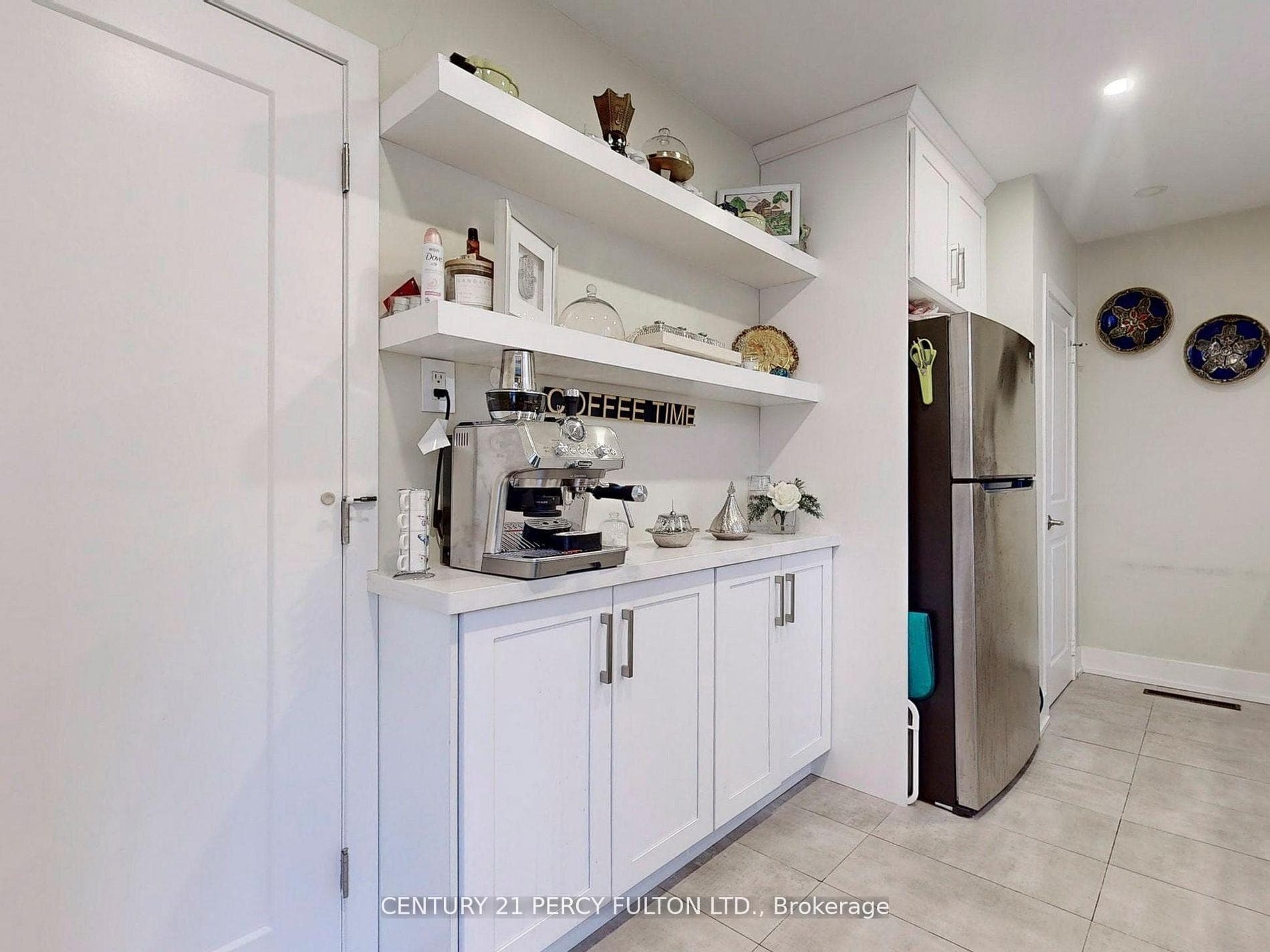 63 Howard Road photo 43