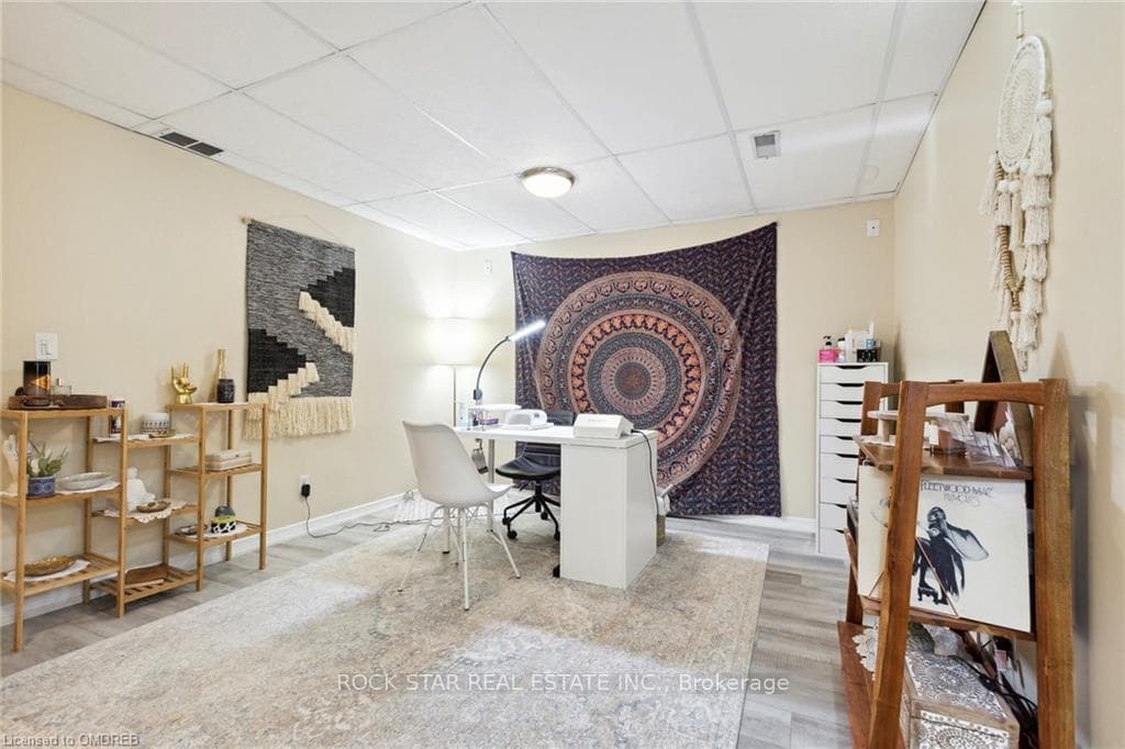 77 Elma Place photo 19