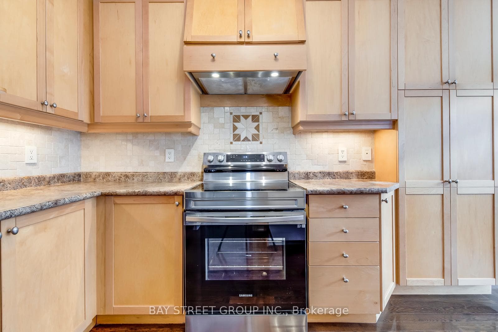 3439 Robin Hill Circle photo 14