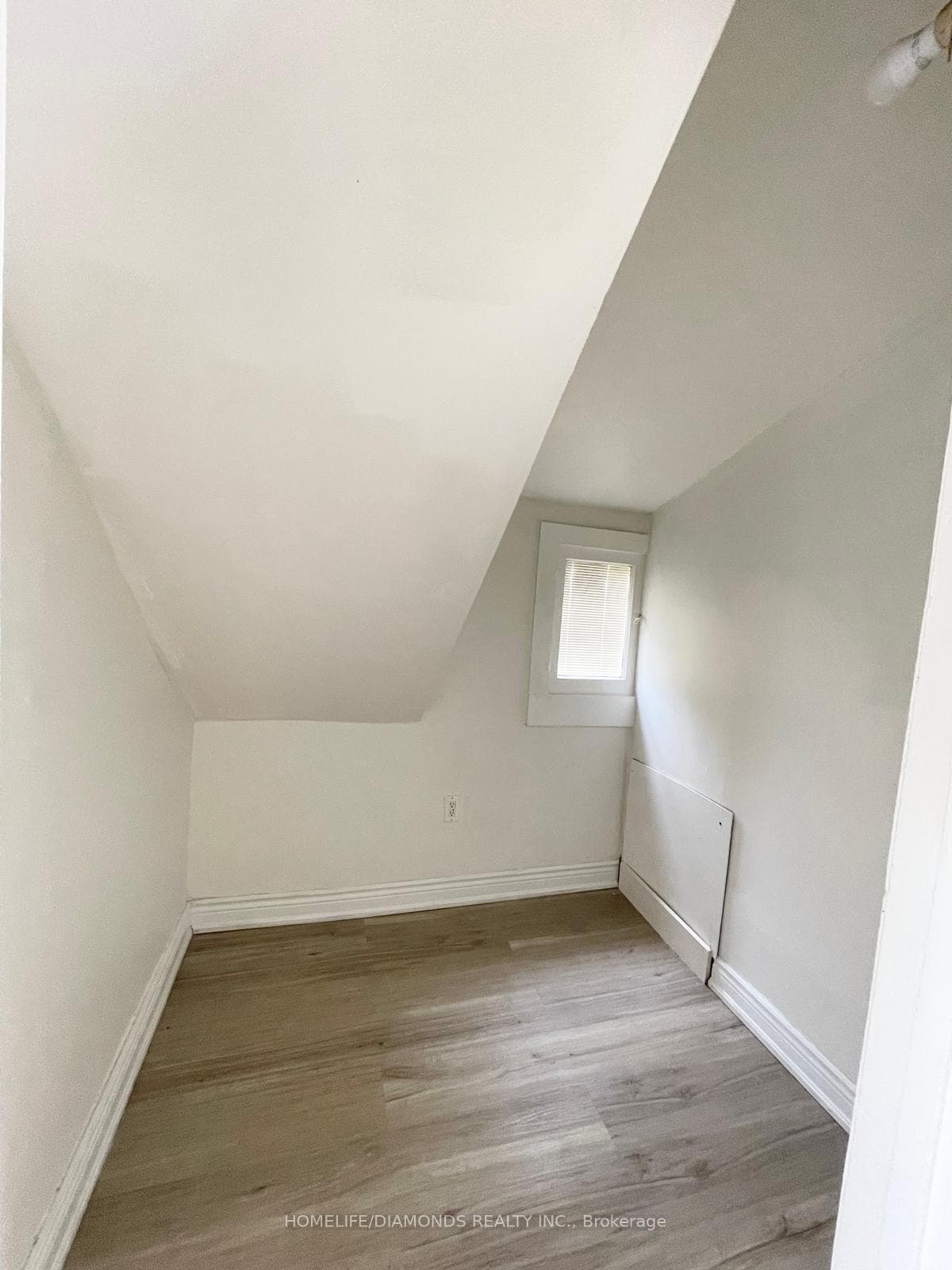 125 PELHAM Road Unit UPPER photo 6