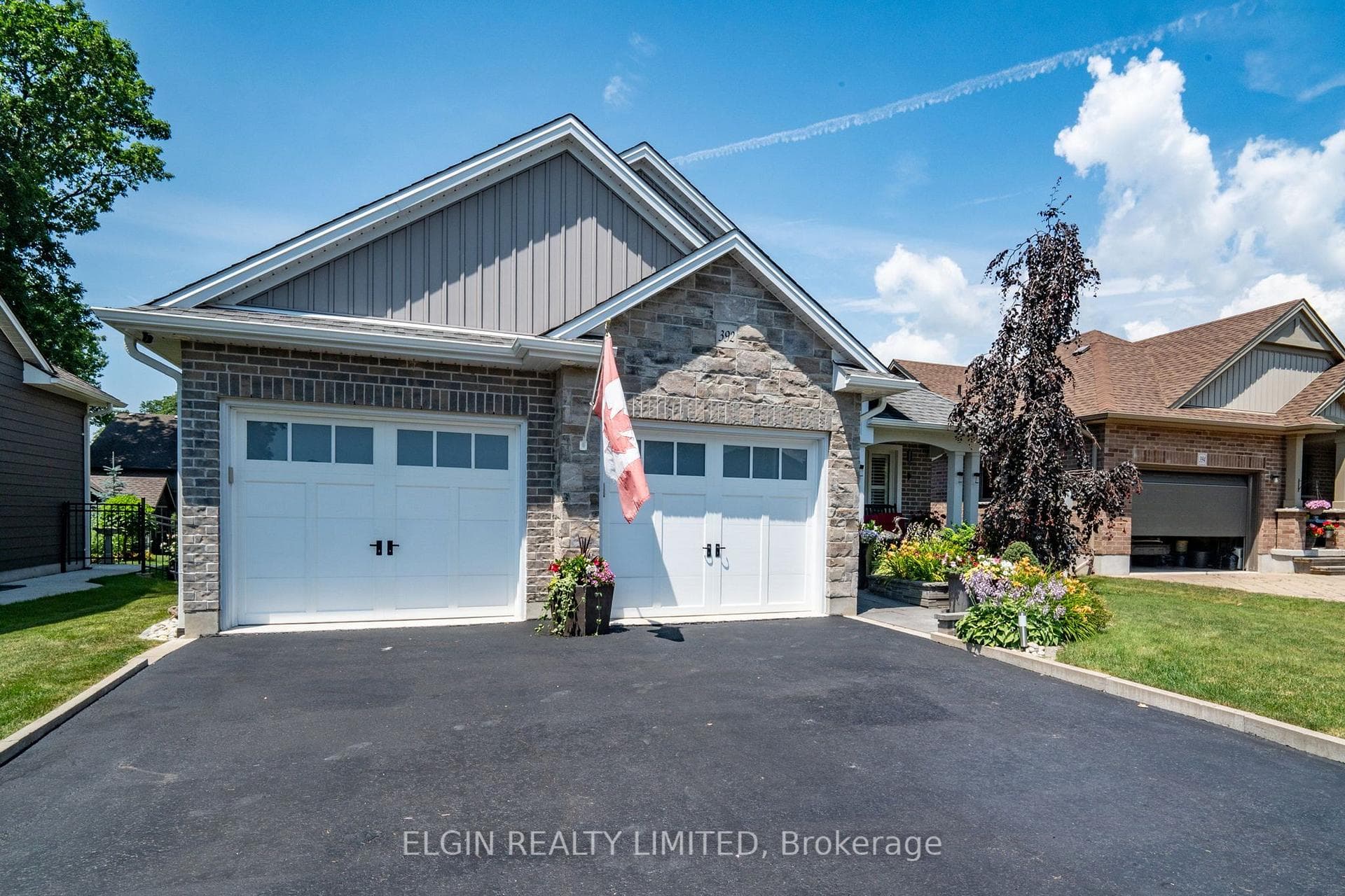 392 Larry Street photo 3