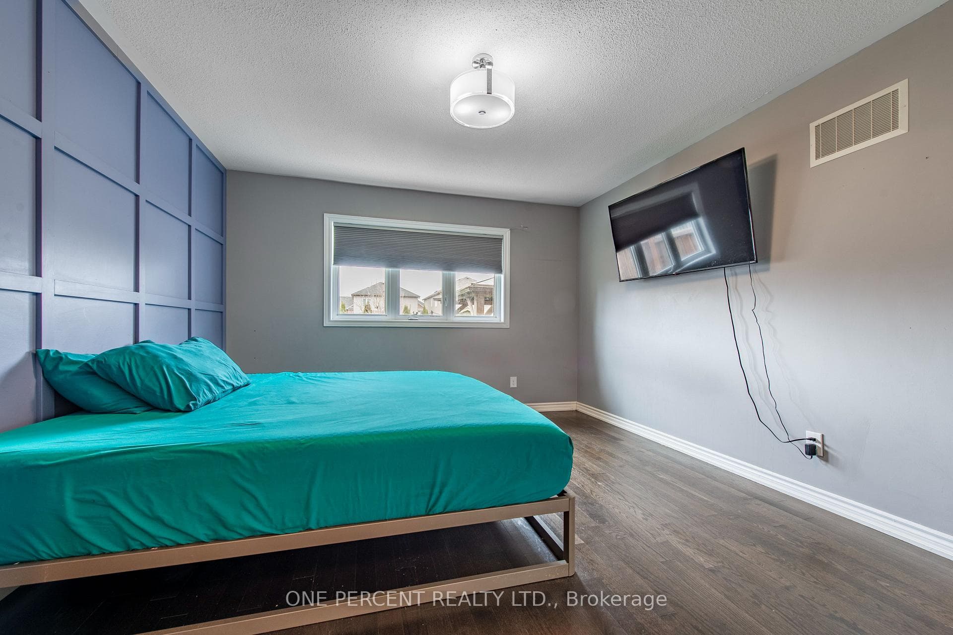 360 Armstrong Street photo 19