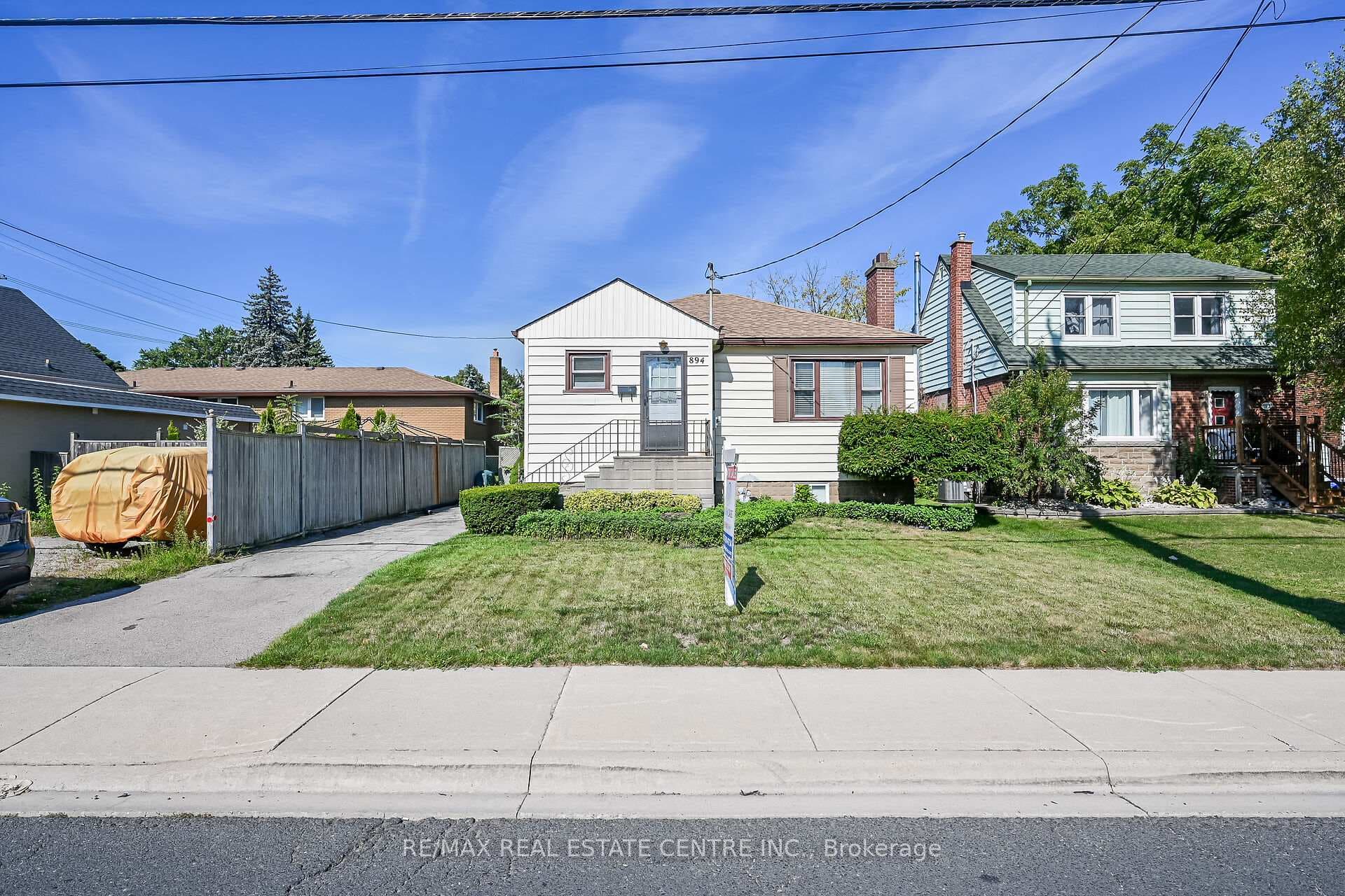 894 Garth Street photo 40