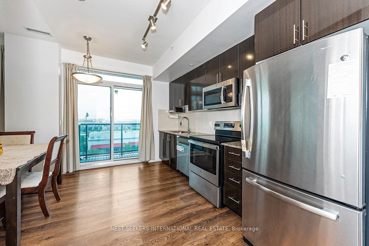 7165 Yonge Street Unit 733 photo 5