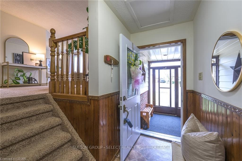 67 MANOR Road photo 4