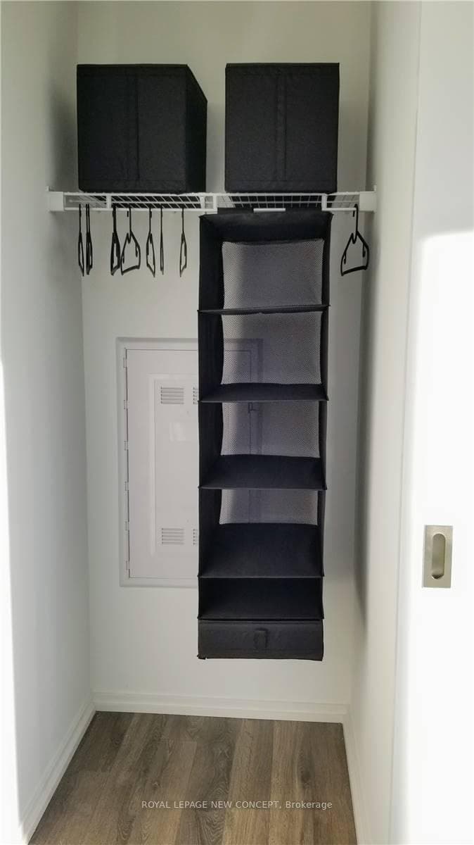 197 Yonge Street Unit 1613 photo 10