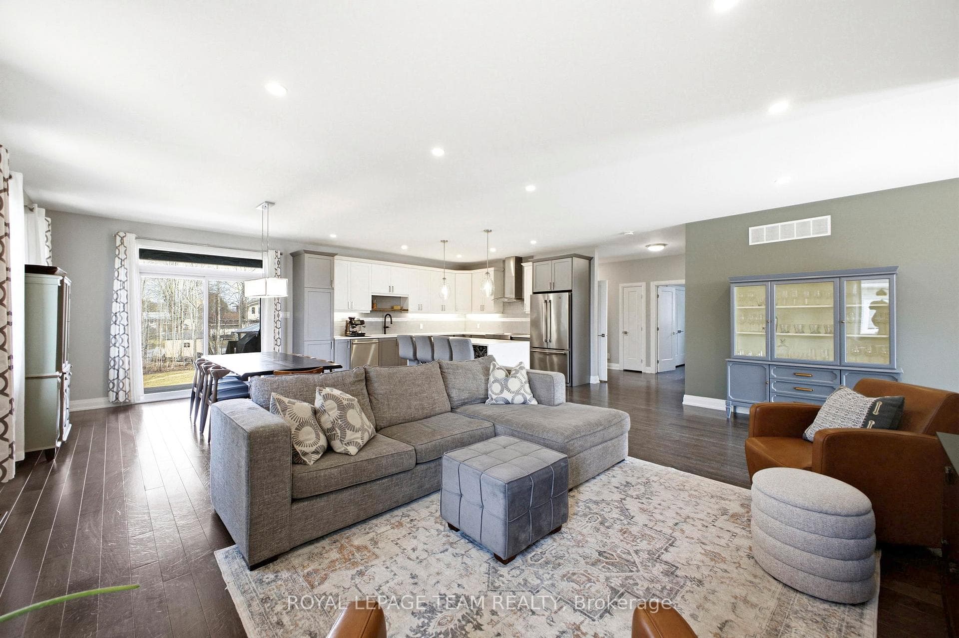 6775 Stanmore Street photo 9