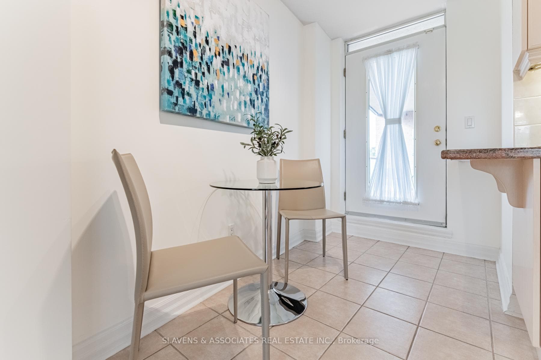 2727 Yonge Street Unit 604 photo 12